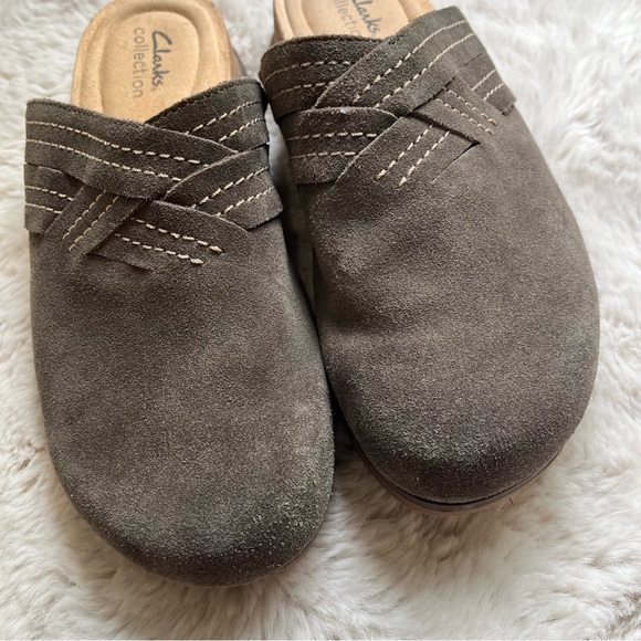 Clarks Brynn Glide Clog Mule Pebble Suede - Picture 2 of 8